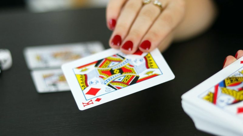 大发体育深度解析：龙虎斗与炸金花的玩法要诀与风险控制策略